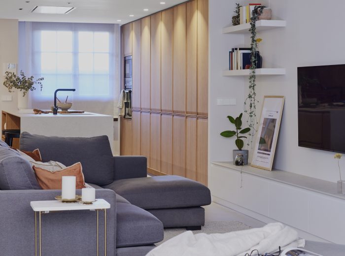 Diseño de planta abierta entre cocina y salón - Reforma integral, interiorismo y decoración de oe arkitektura en proyecto AM6, Vitoria-Gasteiz