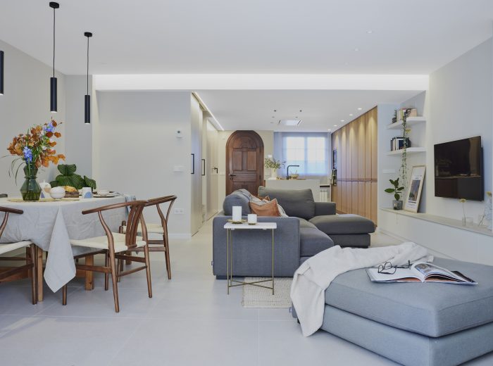 Diseño de planta abierta entre cocina y salón comedor - Reforma integral, interiorismo y decoración de oe arkitektura en proyecto AM6, Vitoria-Gasteiz